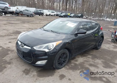 2012 Hyundai Veloster Base W/Black z USA, uszkodzony, nr VIN KMHTC6AD5CU071809
